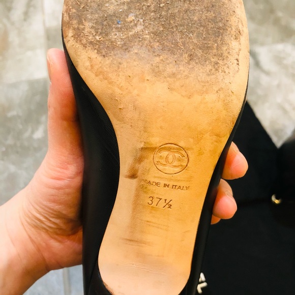 CHANEL Round Toe Leather Pumps - Picture 7 of 12